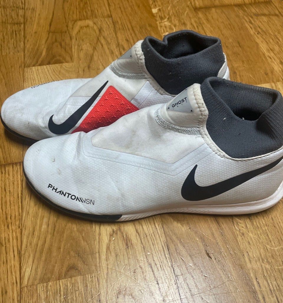 Nike Scarpe da uomo: Fussballschuhe Nike Phantom Grösse 40,5 – Usato da Zürich venduto da Nala76
