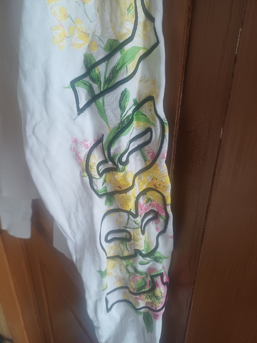 Guess Maglioni & Felpe: Pullover Grösse M von Guess – Usato da Schönenwerd venduto da pomodor 1