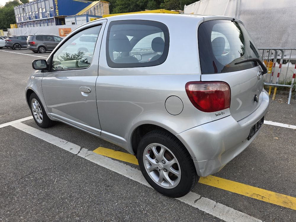 Toyota Automobili: Toyota Yaris 1.3 – Usato da Zürich venduto da F.lg1 2