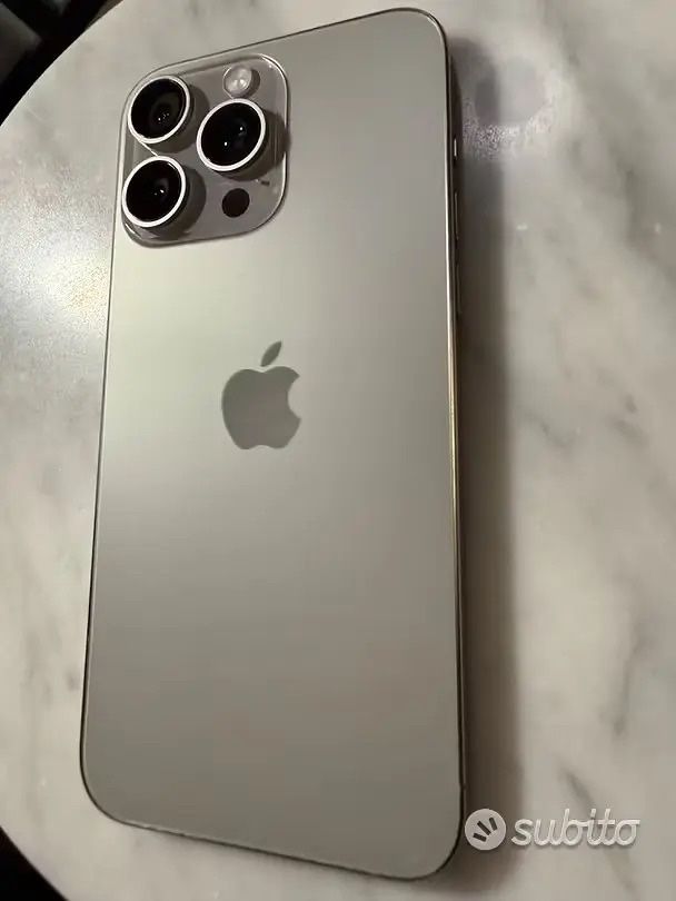 Apple Handys / Smartphones: iPhone 15 Pro Max – Gebraucht aus Lausanne von gia_h5pk