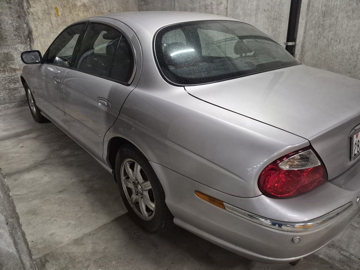Jaguar Autos: Jaguar S-Type 4.0L V8 – Défectueux à ittigen par huba01 2