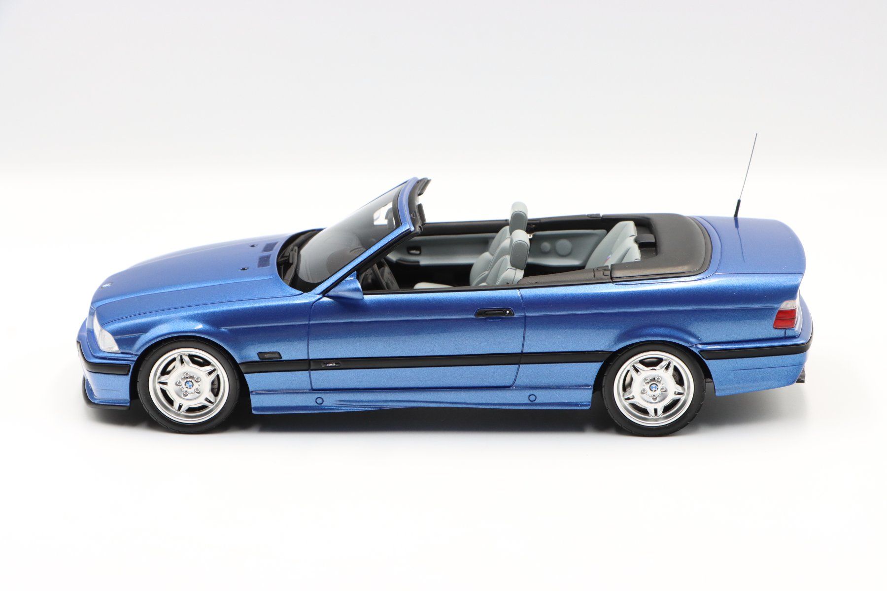 BMW Modellini d'auto: BMW M3 E36 Cabriolet 1995 1:18 Otto Models – Nuovo e nell'imballaggio originale da Bühl b.Aarberg venduto da modelldiecast 5