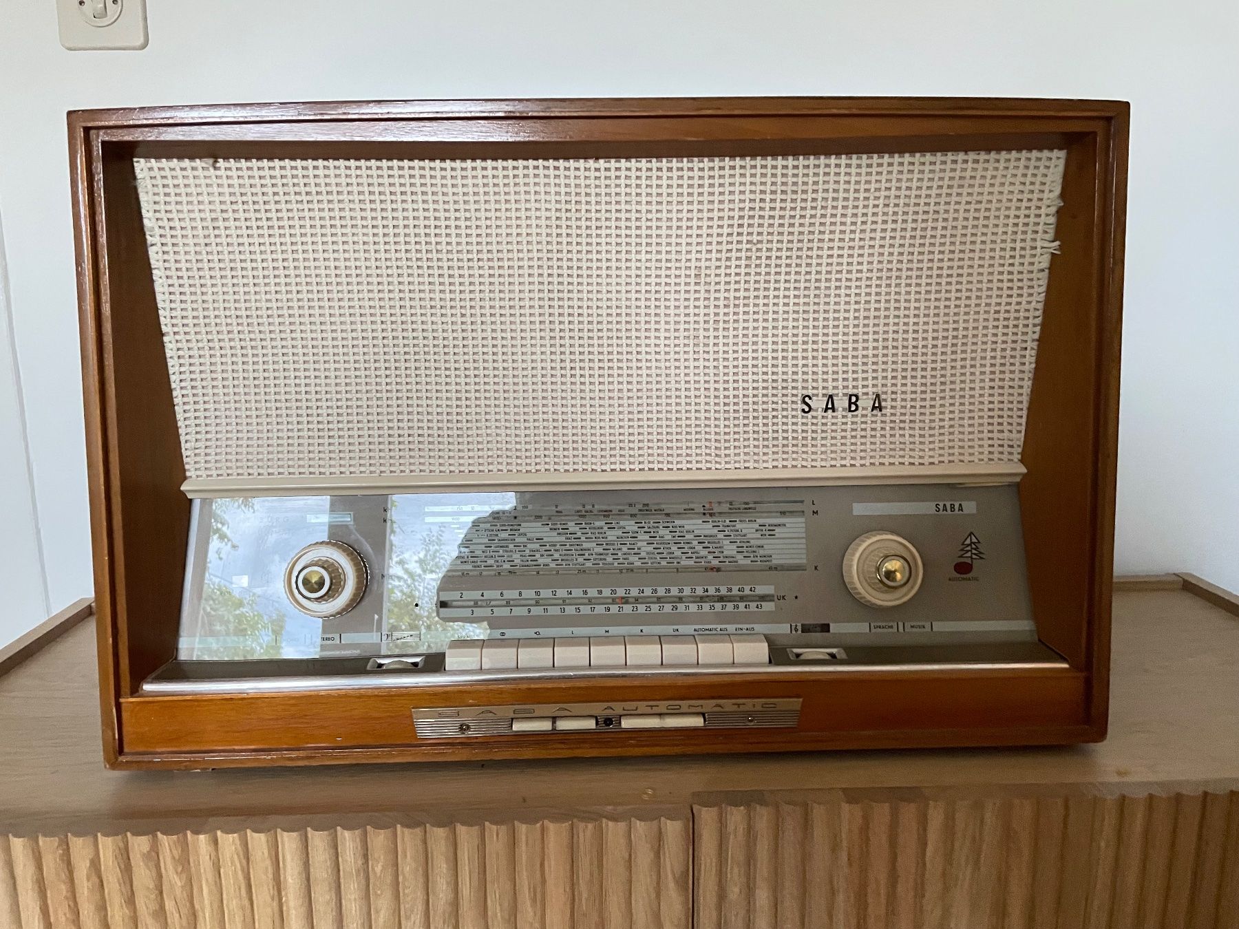 Saba Radio: Röhrenradio SABA Freiburg – Difettoso da Wohlen AG venduto da Oscosa