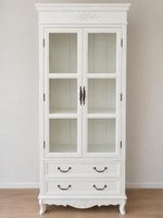 Vitrine weiss im Landhaus Stil