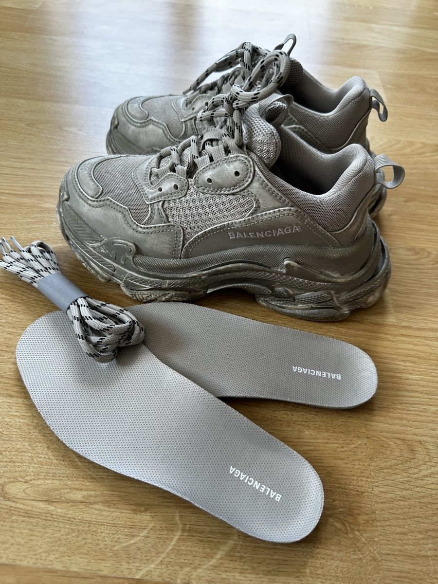 Balenciaga Scarpe da donna: Balenciaga Triple S – Usato da Schaffhausen venduto da Nadiuna