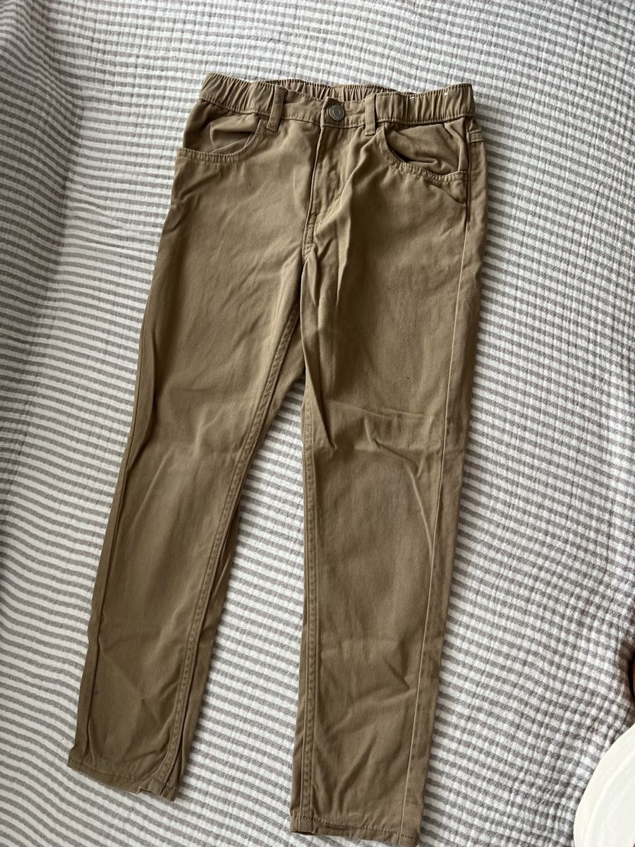 H&M Hosen: H&M JEANS BRAUN GR 128 – Gebraucht aus Basel von theo-g77