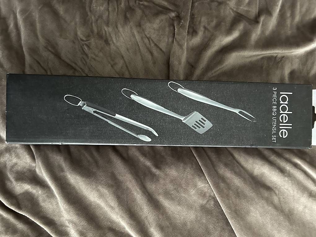 Set di posate: Ustensiles pour grill  – Usato da La Neuveville venduto da biz_mn8c