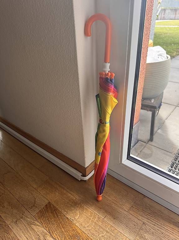 Altro per bambini: Kinder Regenschirm – Usato da Volketswil venduto da Airbus300 2