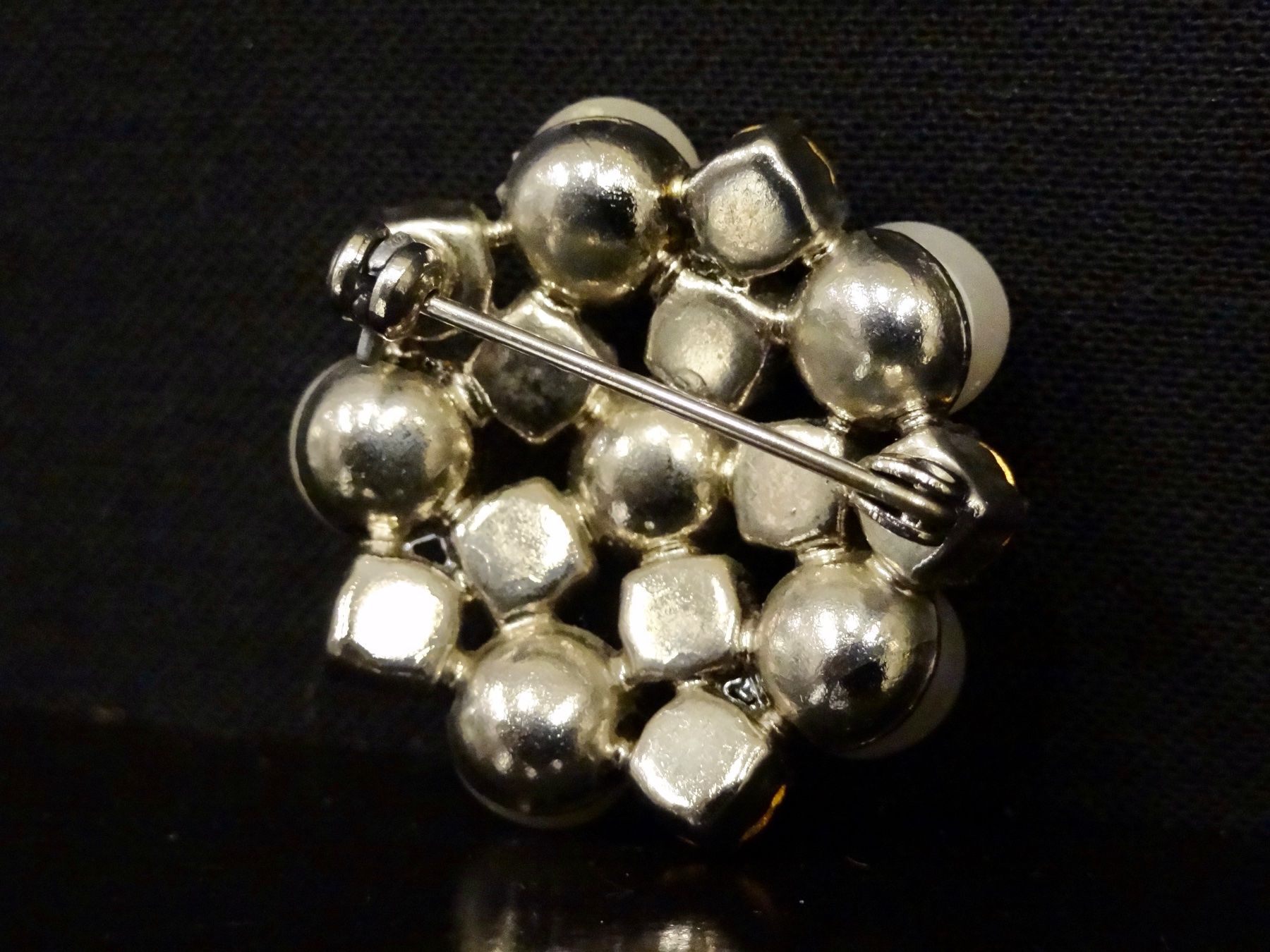 Spille & Fermagli: Vintage Brosche Modeschmuck Silber Strass Perle  70er 80er – Usato da Kerzers venduto da djstarsky73 4