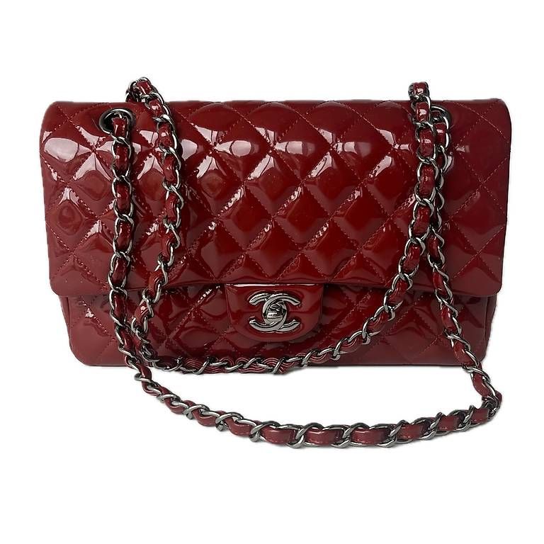 Taschen für Damen: Chanel Classic Flap Medium Rouge Cerise – Gebraucht aus Lausanne von Temamapaire