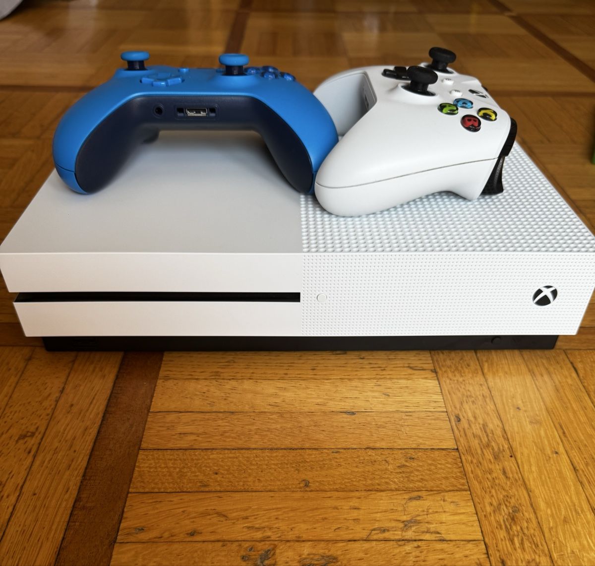 Microsoft Consoles: Xbox One S 1TB + Jeux & Manettes   – Neuf (Voir description) à Nyon par Phil_All007 2