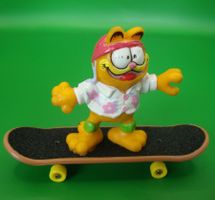 Garfield stehend auf Rollbrett 1986 Bully
