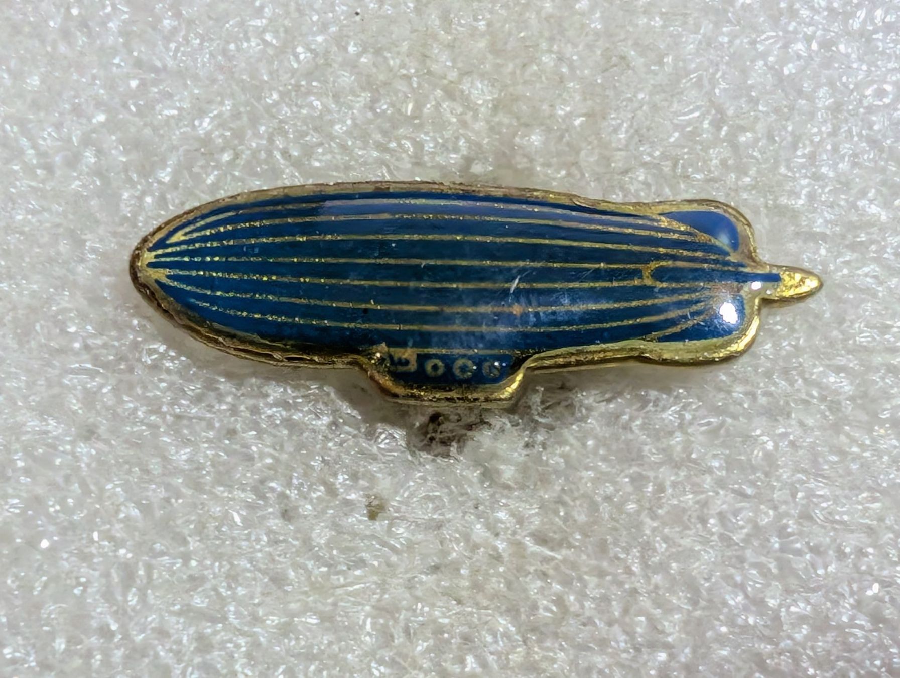 Placchette & Badge: Ansteckpin 204: Zeppelin – Usato da Oppligen venduto da Pin-Fall-Shop
