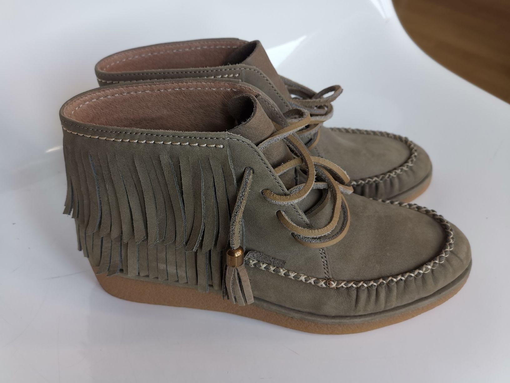 Ugg Scarpe da donna: UGGS Caleb, neu und ungetragen – Nuovo (secondo la descrizione) da Uerikon venduto da pink_flamingo 3