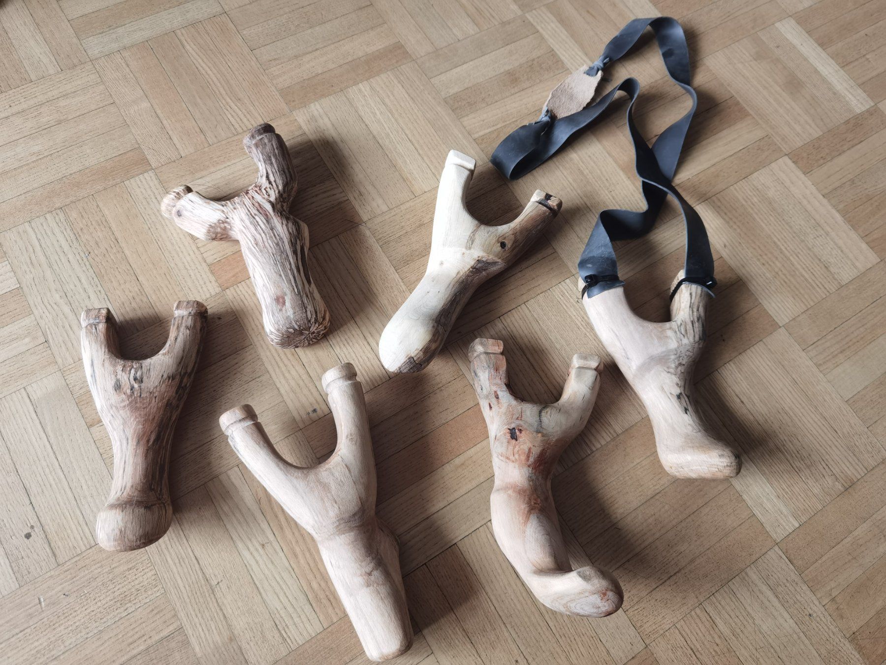 Giocattoli: Holzschleudern (ohne Gummiband) – Nuovo (secondo la descrizione) da Eglisau venduto da zti_96kb