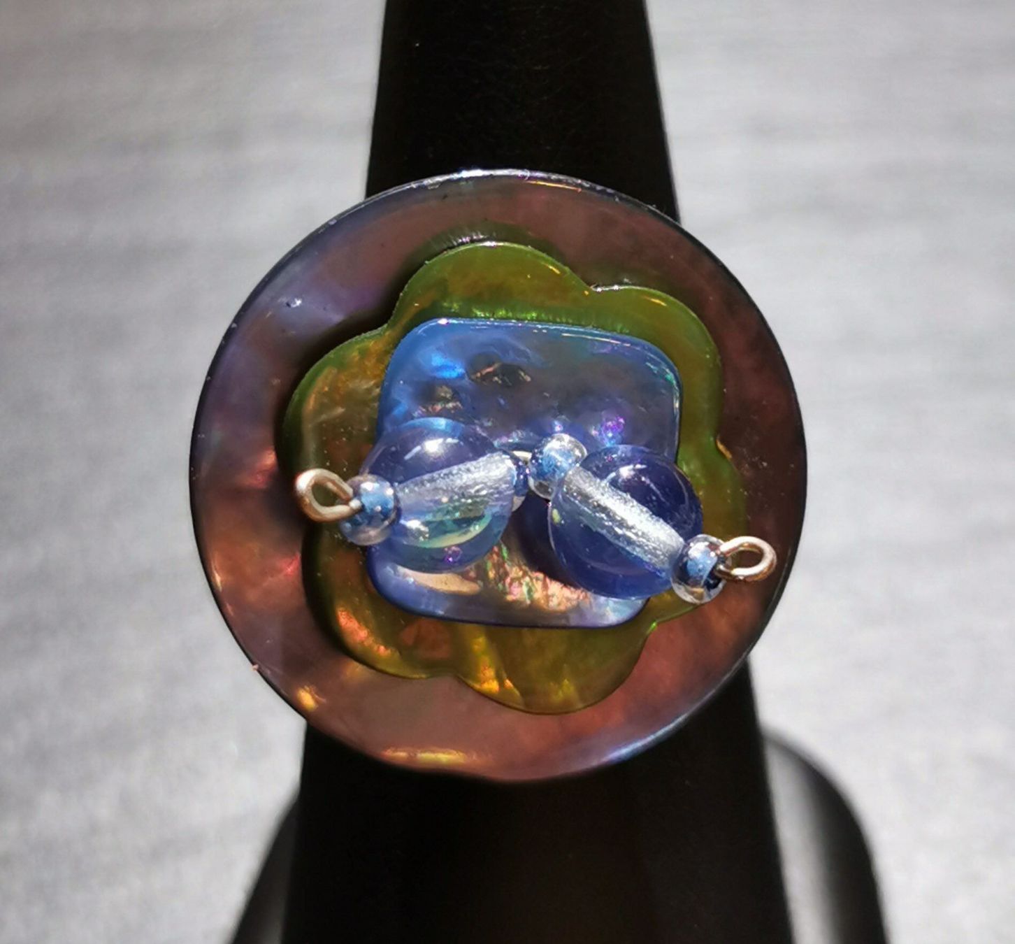 Anelli: Bague bleue fabriquée avec boutons – Nuovo (secondo la descrizione) da Veyrier venduto da Leilazizou 4