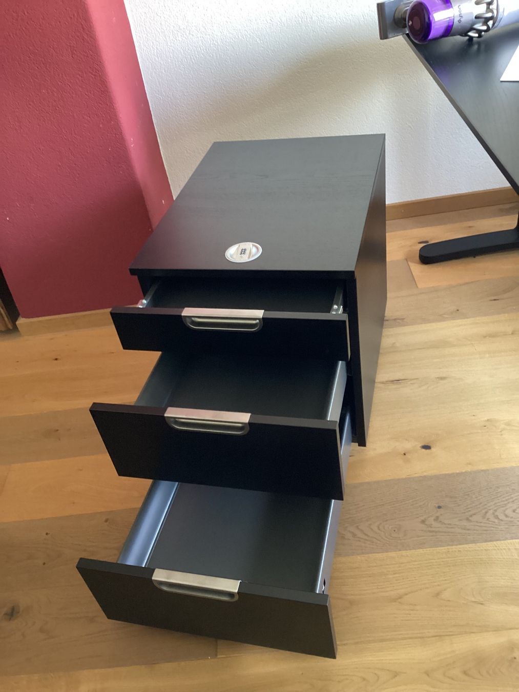 Ikea Banconi: Schwarzer Schubladencontainer auf Rollen – Usato da Dürnten venduto da Quinson 4