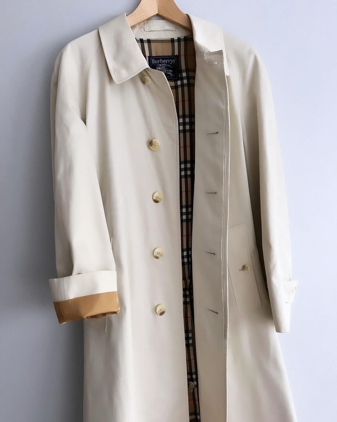 Burberry Cappotti: Burberry mantel – Usato da Basel venduto da Threemice 2