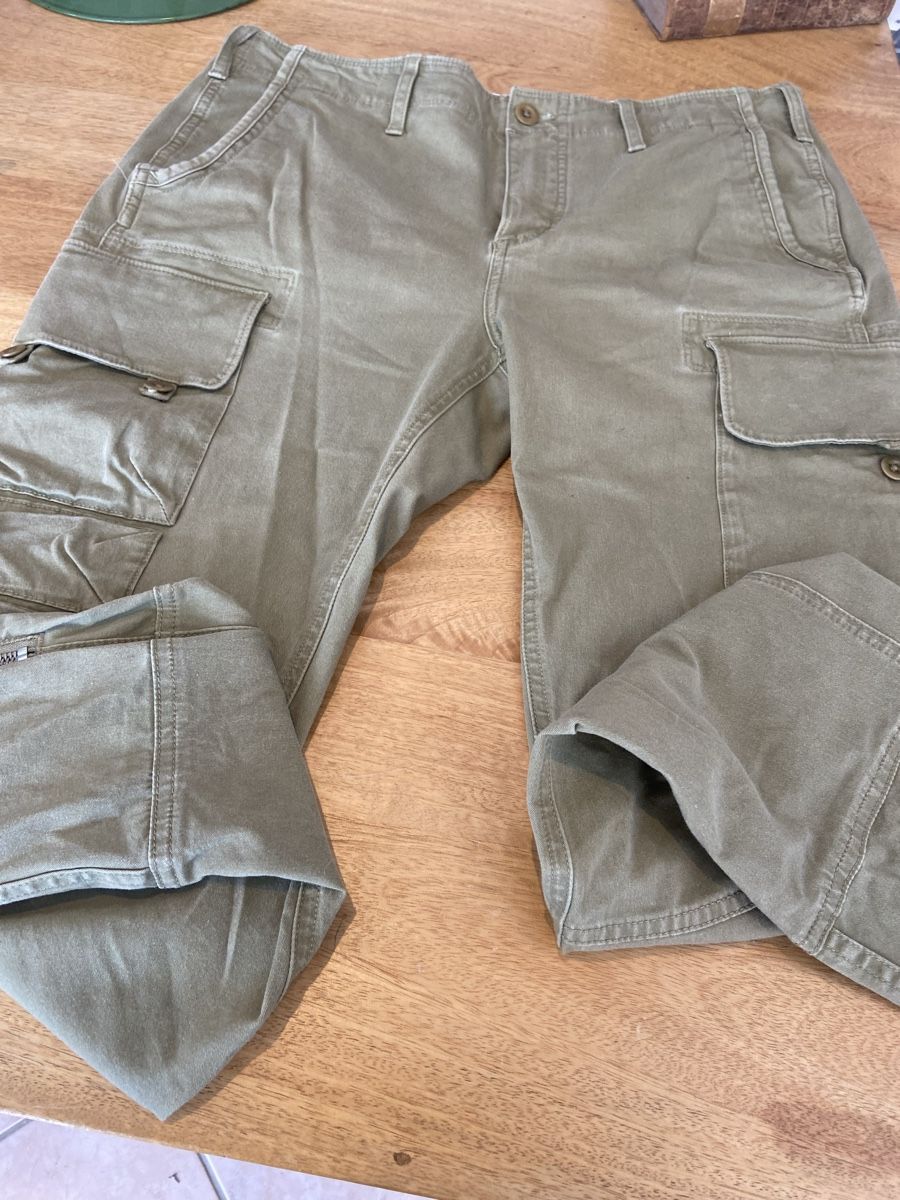 Ralph Lauren Pantaloni: Pantalon cargo Ralph Lauren – Nuovo (secondo la descrizione) da St-Blaise venduto da Zobolo