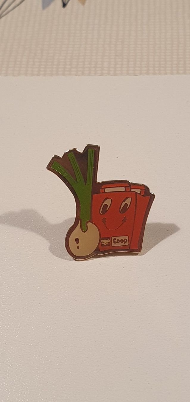 Placchette & Badge: Pin's Coop – Usato da St-Barthélemy VD venduto da titeuf5