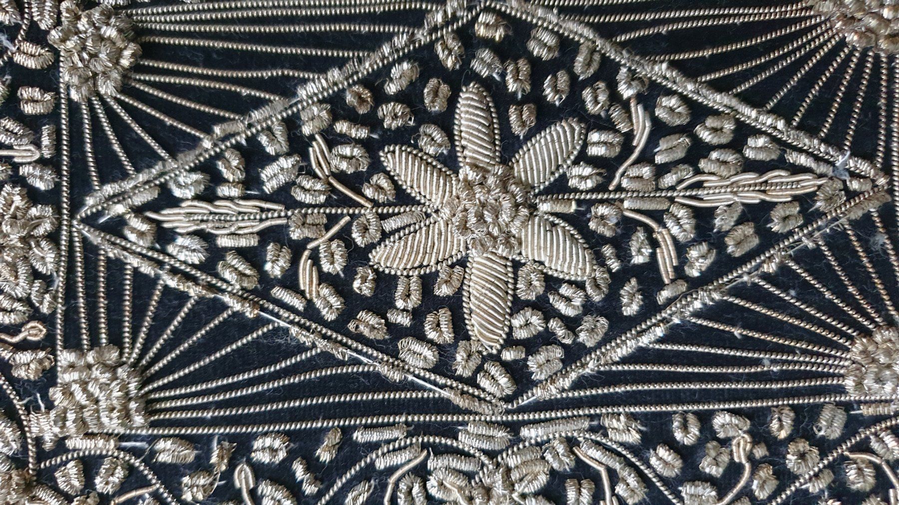 Borse da donna: Abendtasche Silber bestickt SELTENES FUNDSTÜCK – Usato da Seengen venduto da Seestern77 3