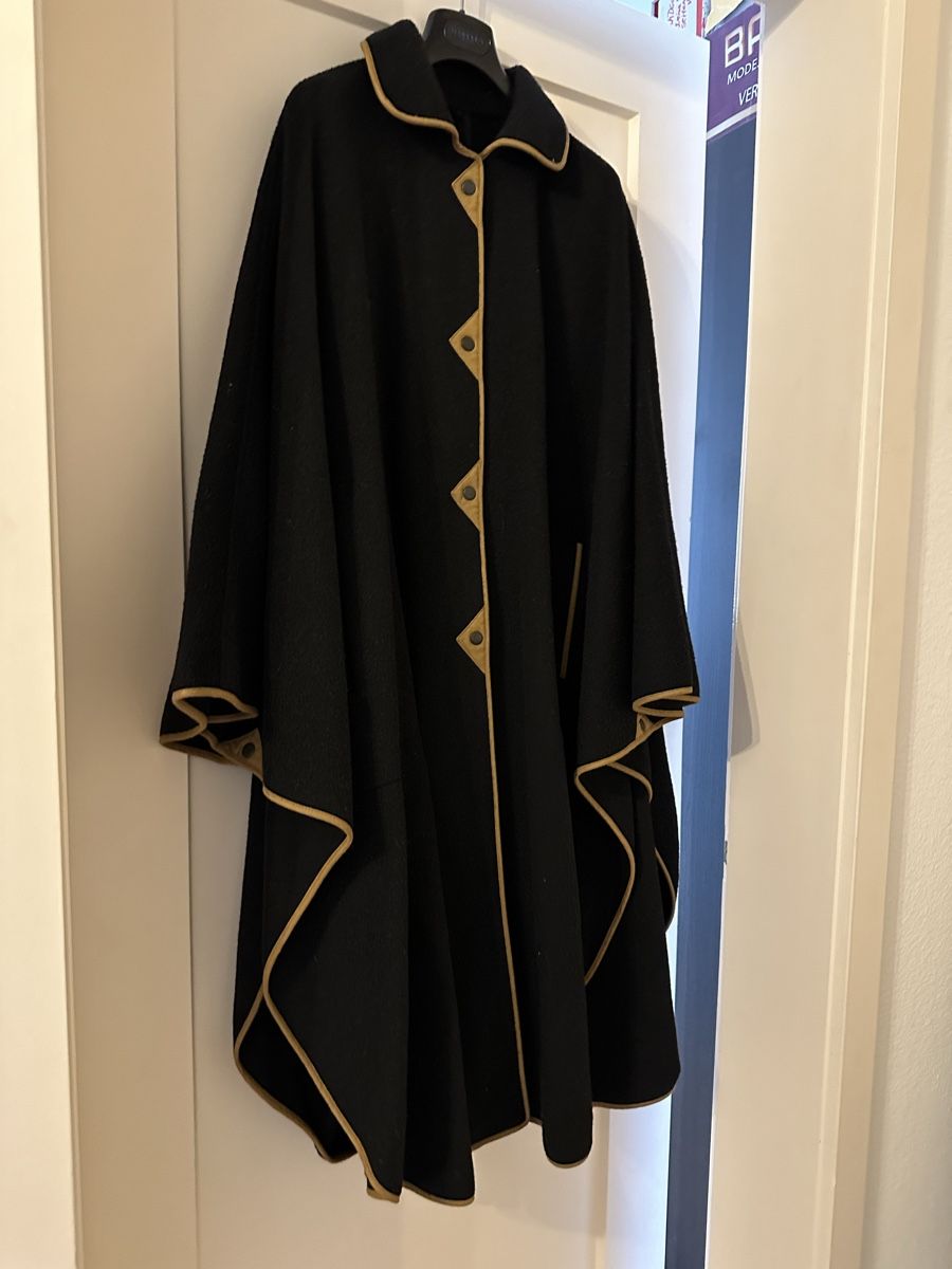 Cappotti: Damen hochwertige Mantel oder Poncho Gr/40 – Usato da Basel venduto da Ivana_4 2