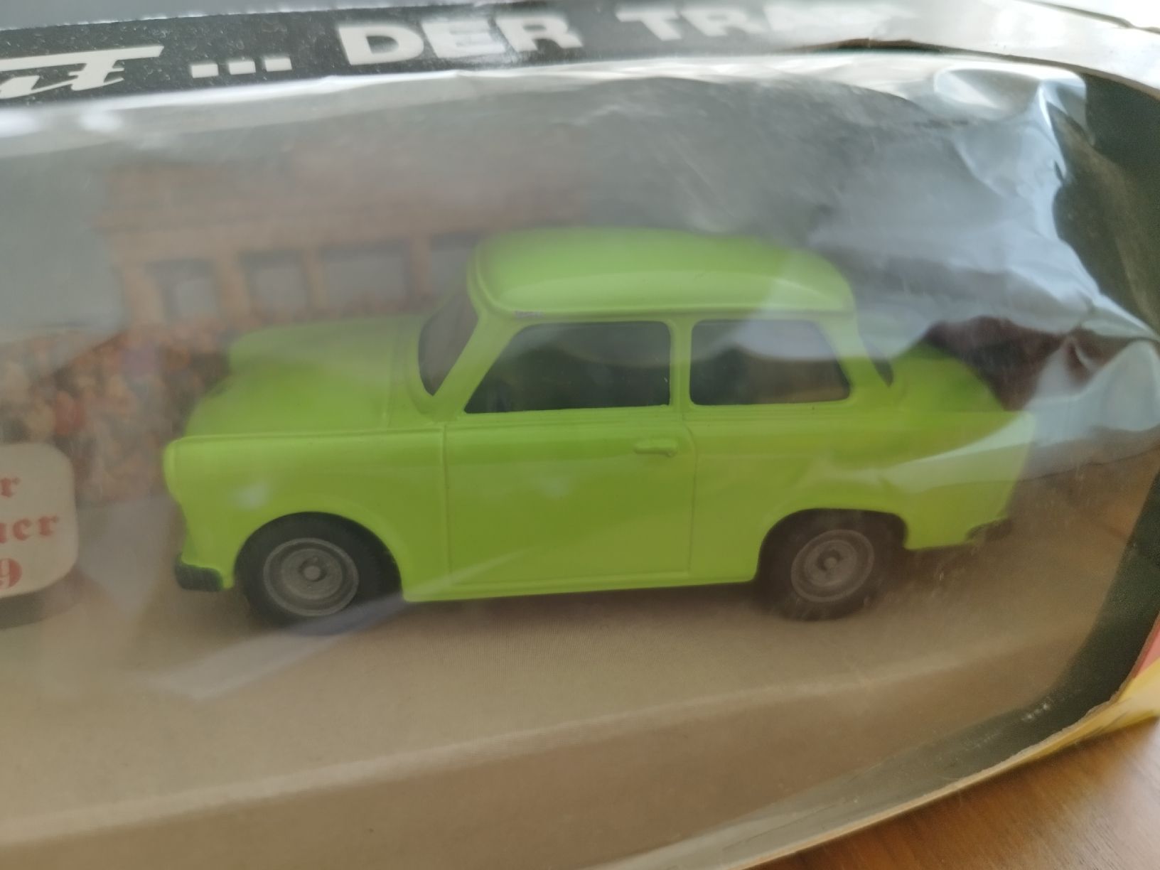 Modellini d'auto: Trabant 1:43 DDR Mauerfall Edition  – Nuovo (secondo la descrizione) da Untervaz venduto da Pescante 2