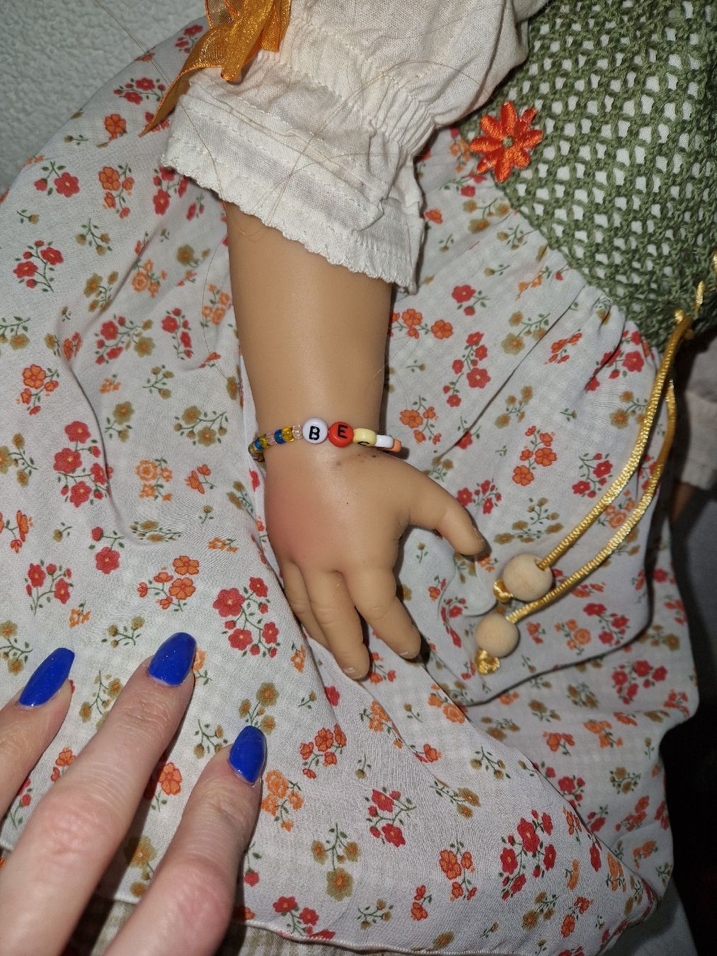 Bambole: Samler oder Spielpuppe mit rotem Haar und Blumenkleid gebrau – Usato da Etzwilen venduto da mue_mm76 3