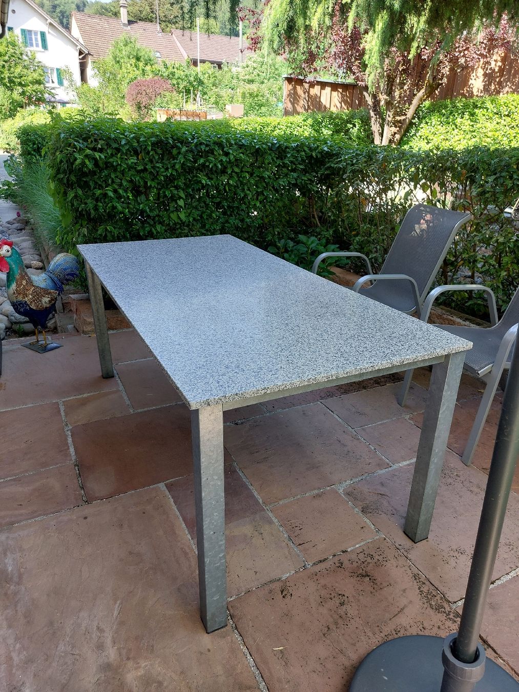 Interio Tables: Granit Gartentisch  – D'occasion à Weiningen ZH par Riggo0