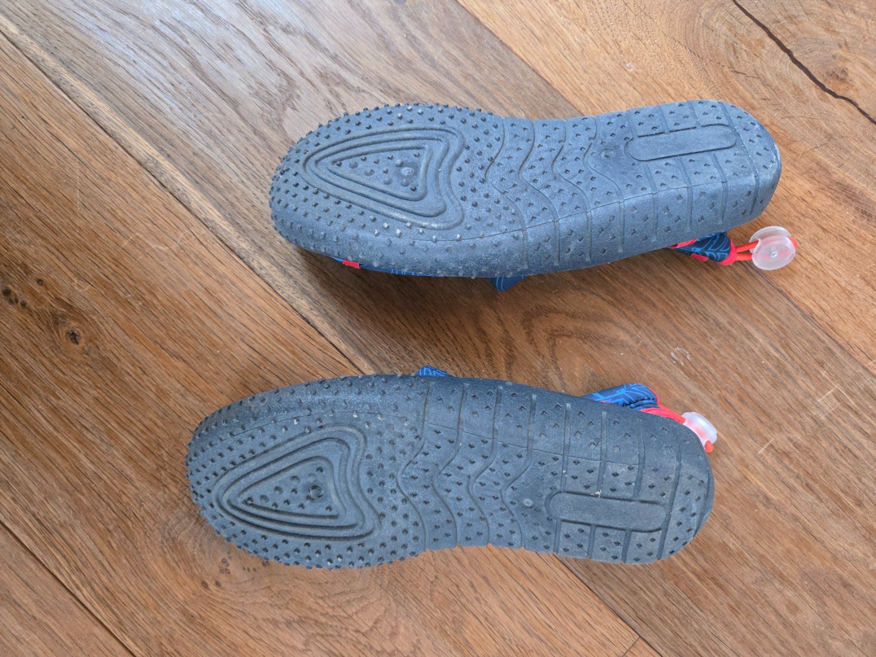 Scarpe per ragazzi: Badeschuhe Spiderman 28 – Usato da Benglen venduto da diala 2