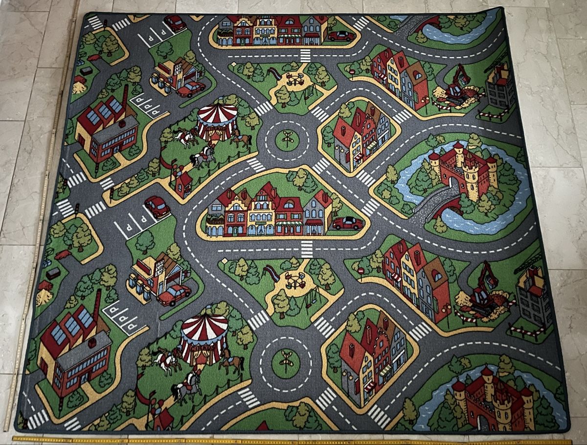 Spielmatte: Grosser Spielteppich 185cm x 200cm – Gebraucht aus Jona von simsa02