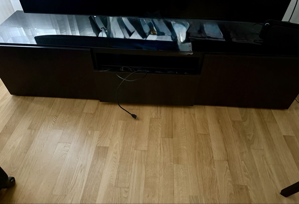 Ikea TV Möbel: Ikea Besta TV Lowboard – Gebraucht aus Zürich von futbolstar 2