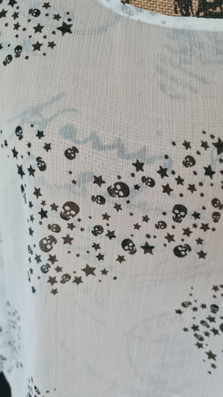 Camicette: Leichte Bluse mit Totenkopfmuster Gr.M – Usato da KRIENS venduto da Franzy_Blond10 1