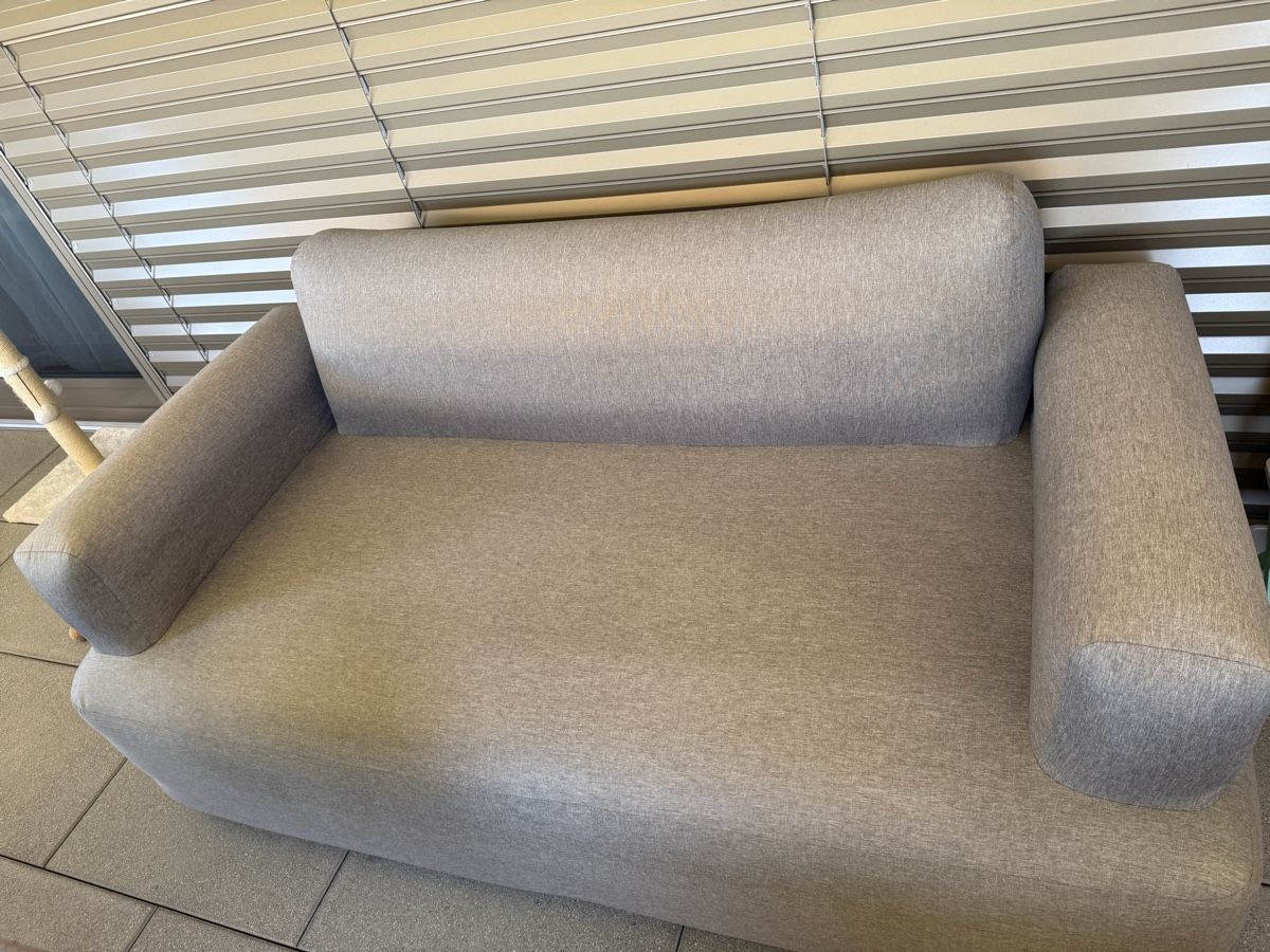 Sofas: Sofa 2-Sitzer grau Stoff – Neuf (Voir description) à Altbüron par Vogt02