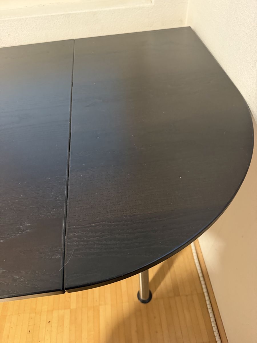 Schreibtisch in L-Form mit Holzplatte und Metallbeinen (D'occasion) à ...