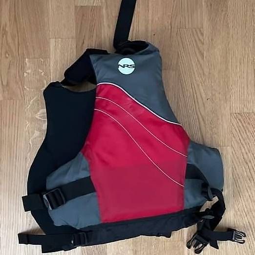 Schwimmwesten: NRS Schwimmweste S/M – Gebraucht aus Glarus von Parhelion