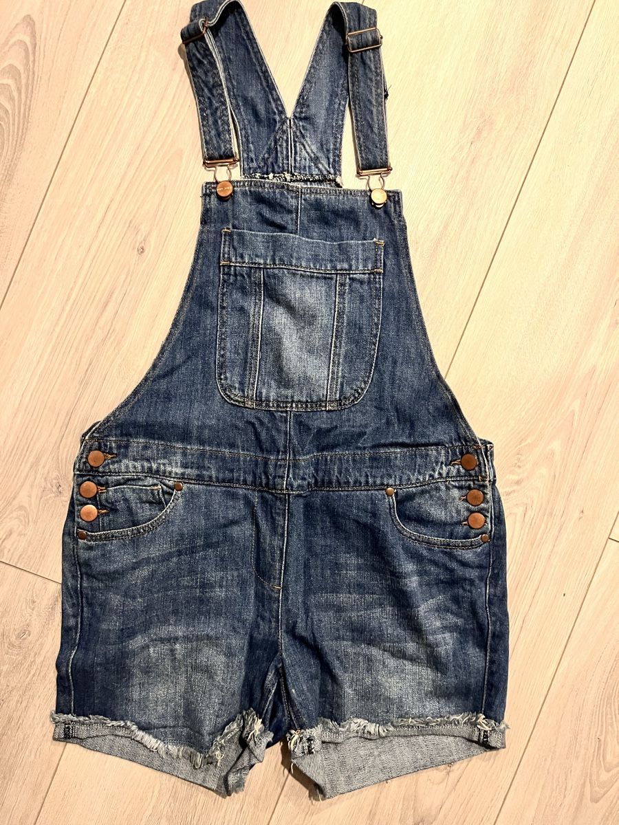Tute: Stylish Denim Overall Shorts – Usato da Affoltern am albis venduto da onlyrose123