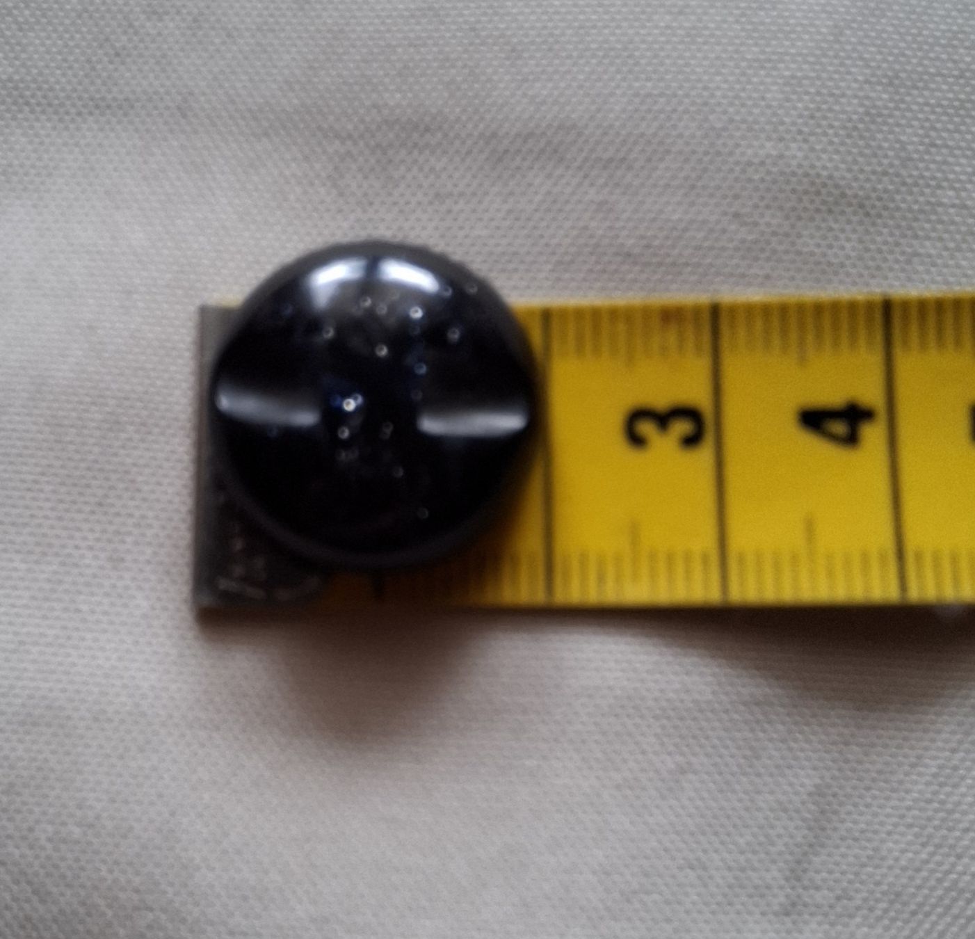 Knöpfe: 1 Zierknopf 20 mm. – Gebraucht aus Dietikon von Hirschkopf 5