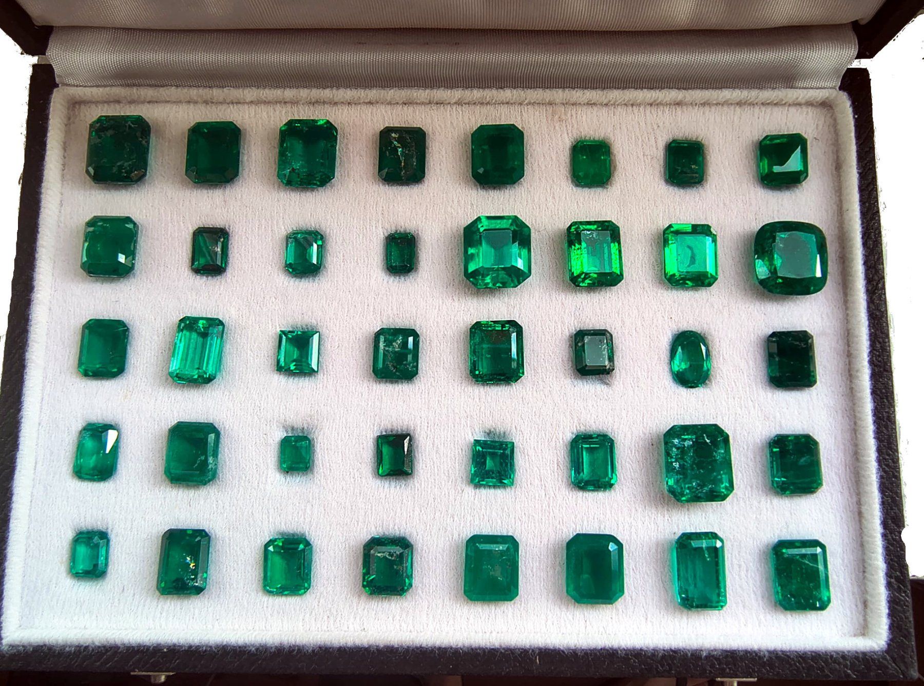 Pietre preziose: Smaragd-Triplette Set 238,53 ct, verschiedene Schliffe – Nuovo e nell'imballaggio originale da Berlingen venduto da Herzmensch 3