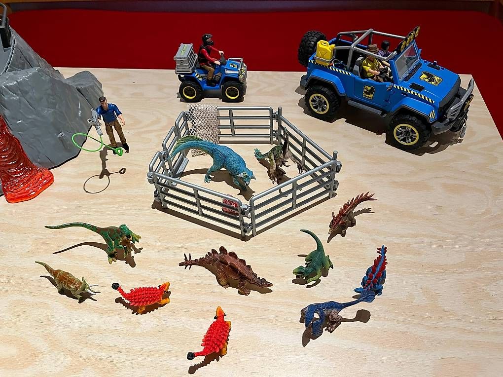 Spielzeuge: Dinolandschaft schleich – Gebraucht aus Buchs AG von kau_mpk9 3