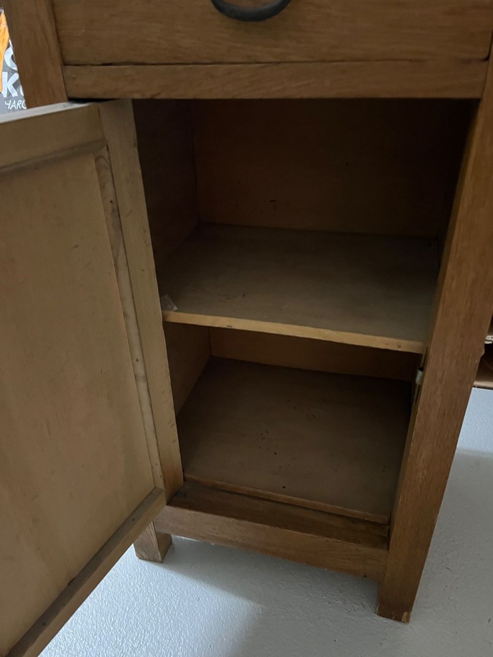 Comodini: Nachttisch Holzkommode mit Marmordeckel – Usato da Brütten venduto da mcstern 6
