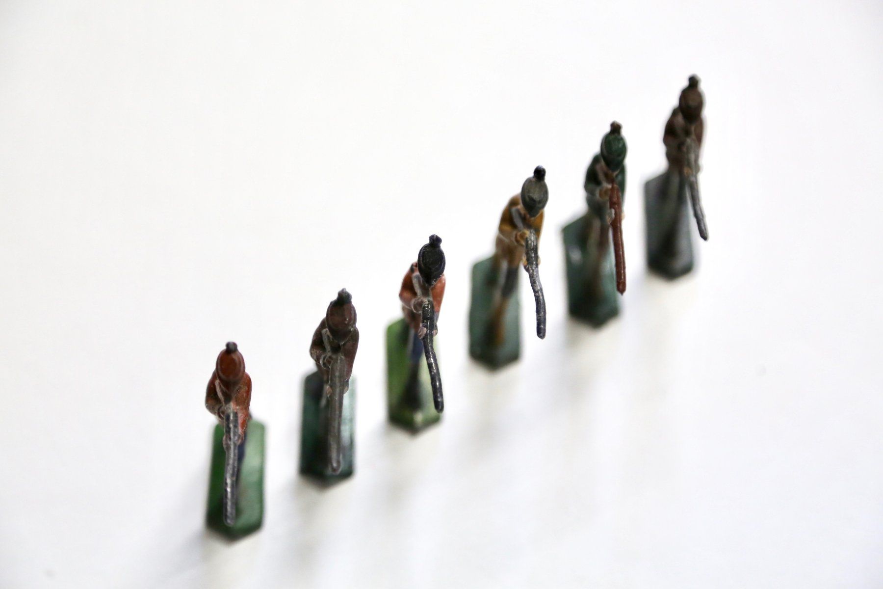 Statuette: Soldaten Figuren mit Gewehr – Usato da Reinach BL venduto da Han-Numismatik 2