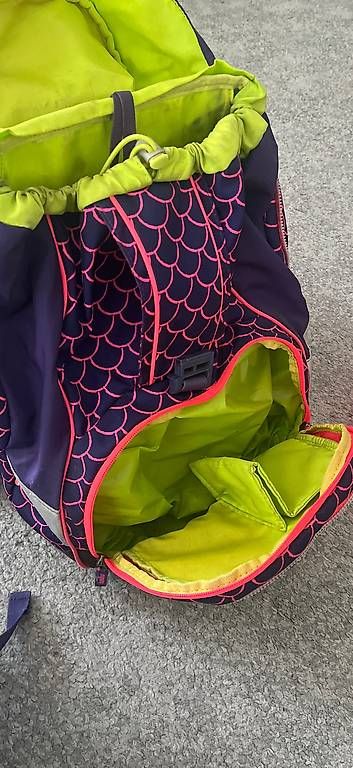 Ergobag Zaini: Ergobag Schulthek mit Zubehör – Usato da Amriswil venduto da takeoff99 1