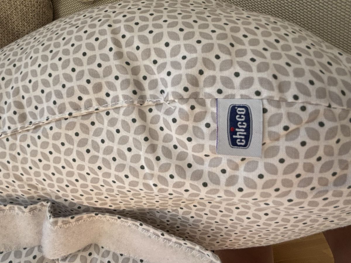 Chicco Kissen: Pregnancy pillow white, U-shape, acceptable state – Gebraucht aus Baar von VeliaT 3