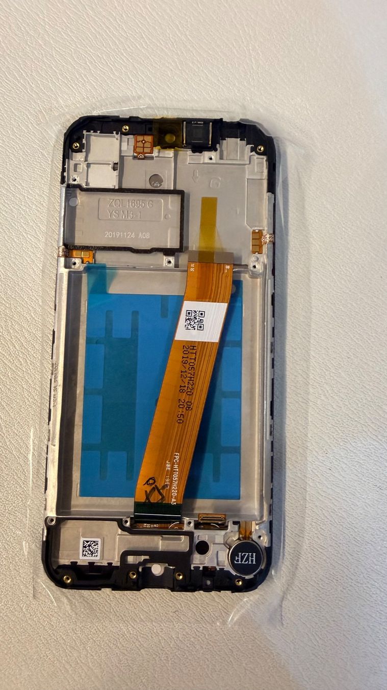 Monitore: Original Samsung Galaxy A01 Display – Neu und originalverpackt aus Birmensdorf ZH von aleforyou1982