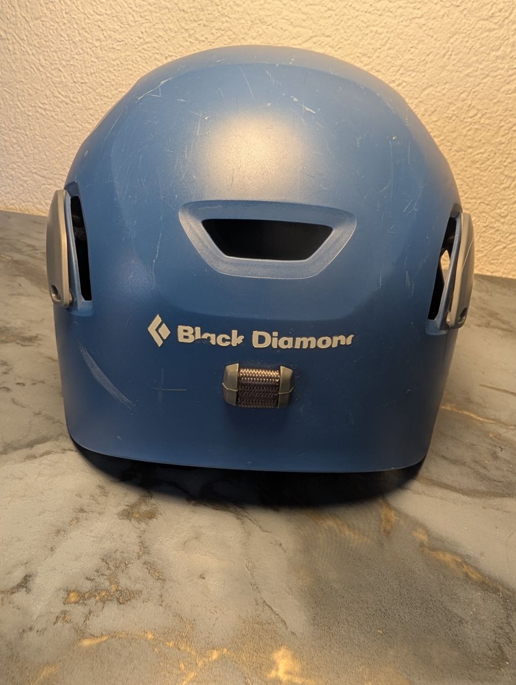 Black Diamond Helme: Kletterhelm Black Diamond – Gebraucht aus Urdorf von she_8mt6 2