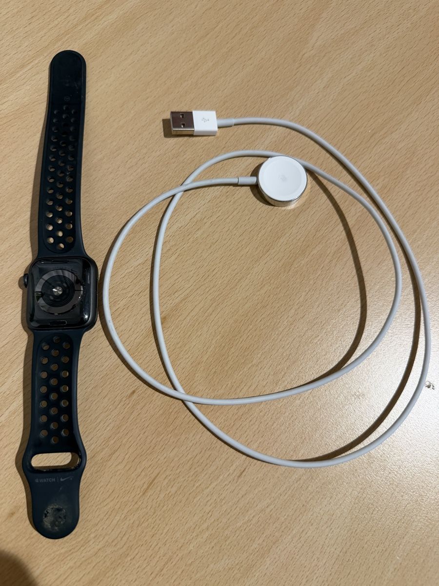 Apple Smartwatch: Apple Watch Series 4, Nike  – D'occasion à Chur par Sim7000 2