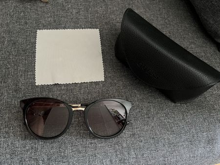 Guess Sonnenbrille GU7459, neuwertig, mit Etui für den Somme