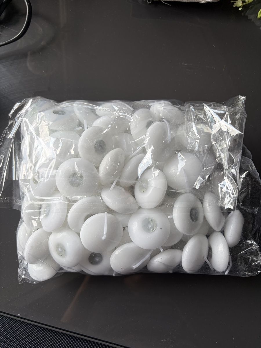 Candele: 1 Sack Schwimmkerzen – Nuovo (secondo la descrizione) da Urtenen-Schönbühl venduto da LaPriinciipessa