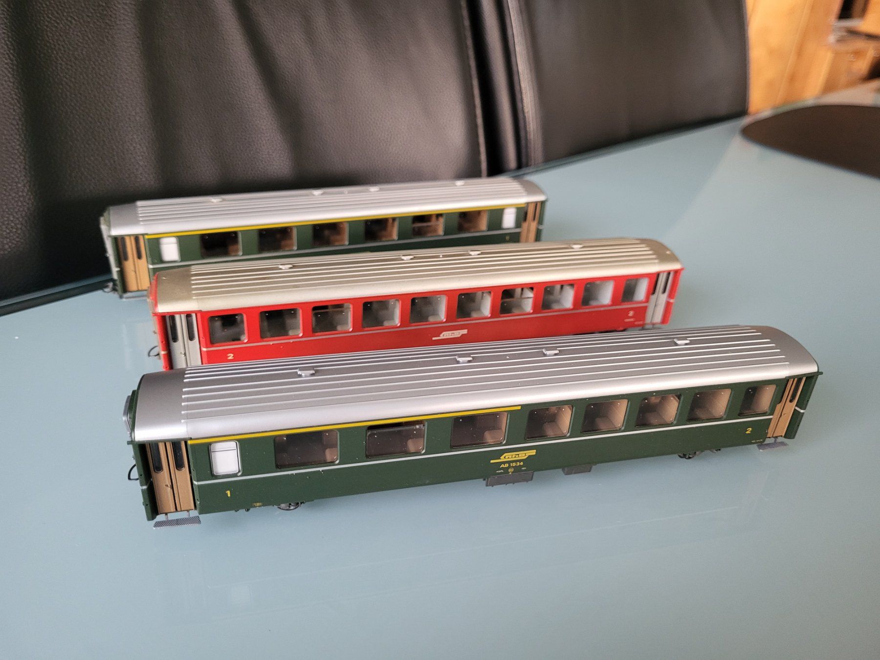 Bemo Modelleisenbahnen: H0m  Bemo  RhB  3 Stk. Personenwagen – Gebraucht aus Oberburg von sensetal